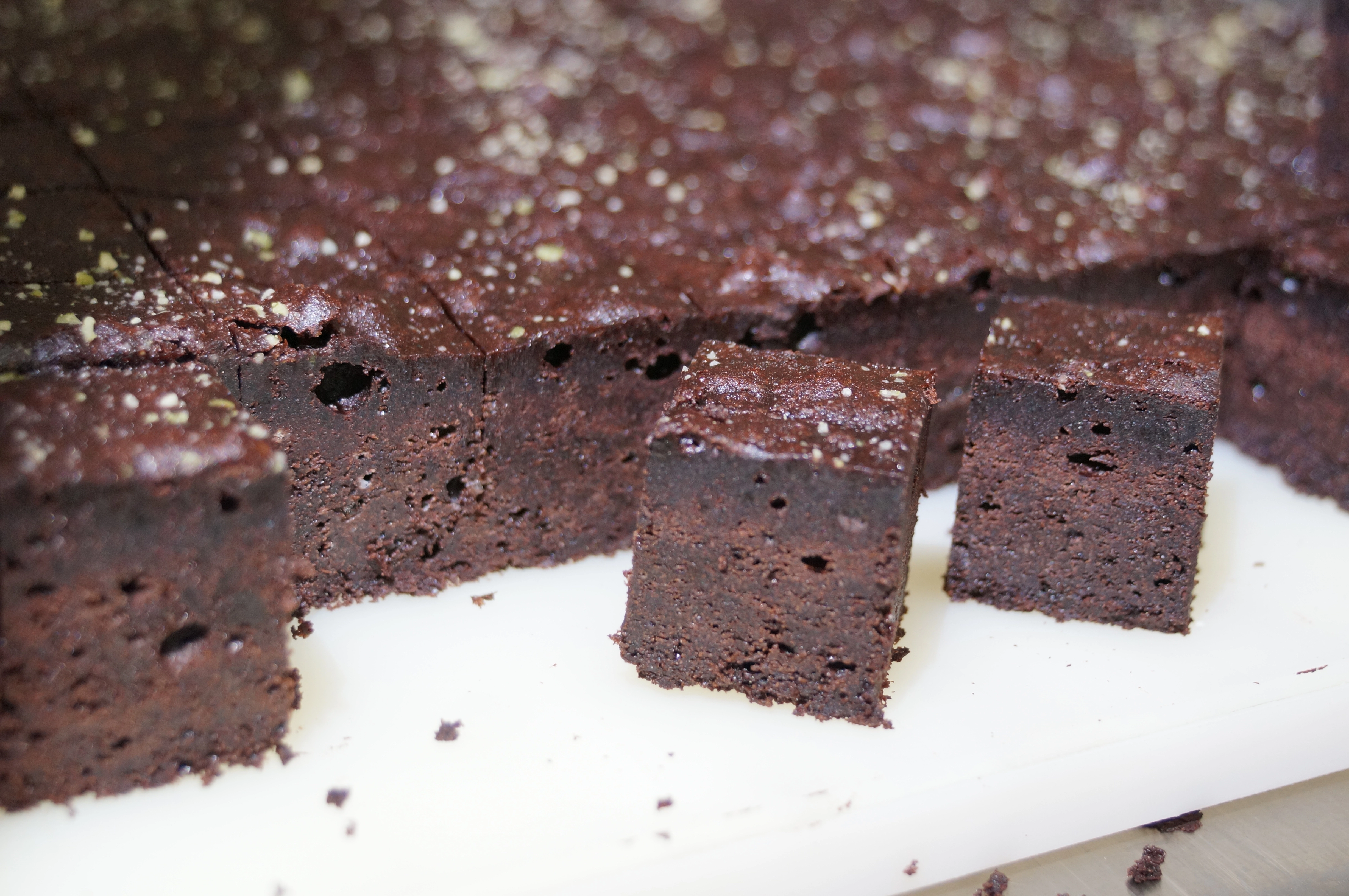Dense brownie cut surface